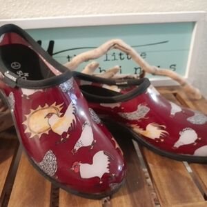 Sloggers Red Rooster & Hen Print Slip-On Clogs